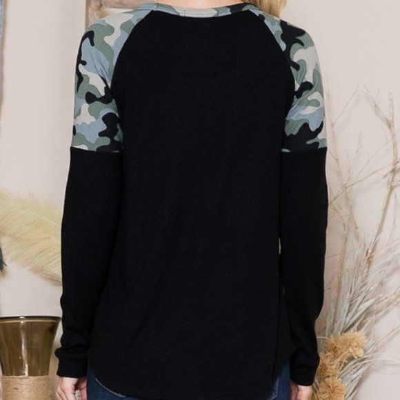 Long Sleeve Knit Top with Camo Contrast NWT - Picture 2 of 3